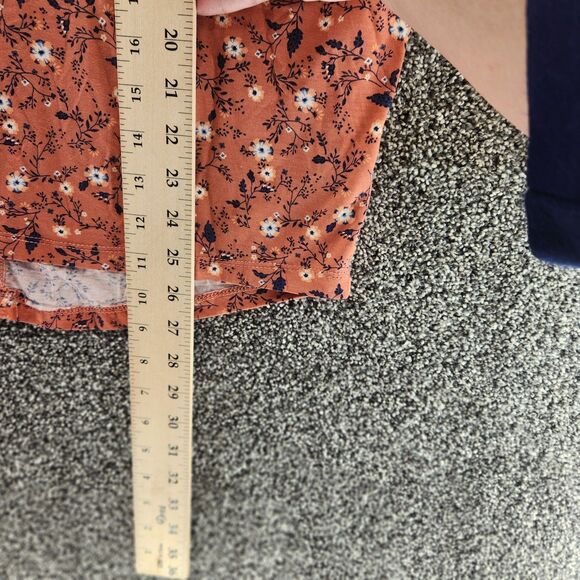 Bobeau medium salmon colored floral long sleeve blouse - Picture 6 of 8